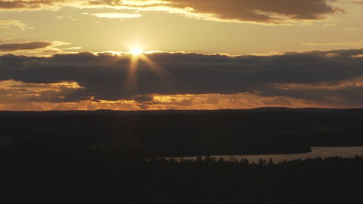 Auringonnousu Aulangolla