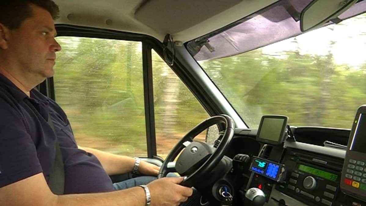 Jari Kalliokoski taksin ratissa