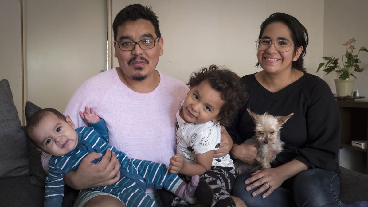 Ninel Barrios Pizarro perheineen.