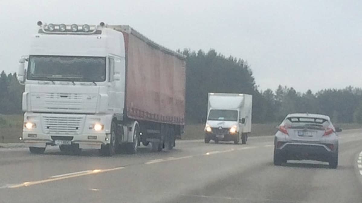 valtatie, leveäkaistatie, kuutostie, liikenne, Elimäki, Kouvola