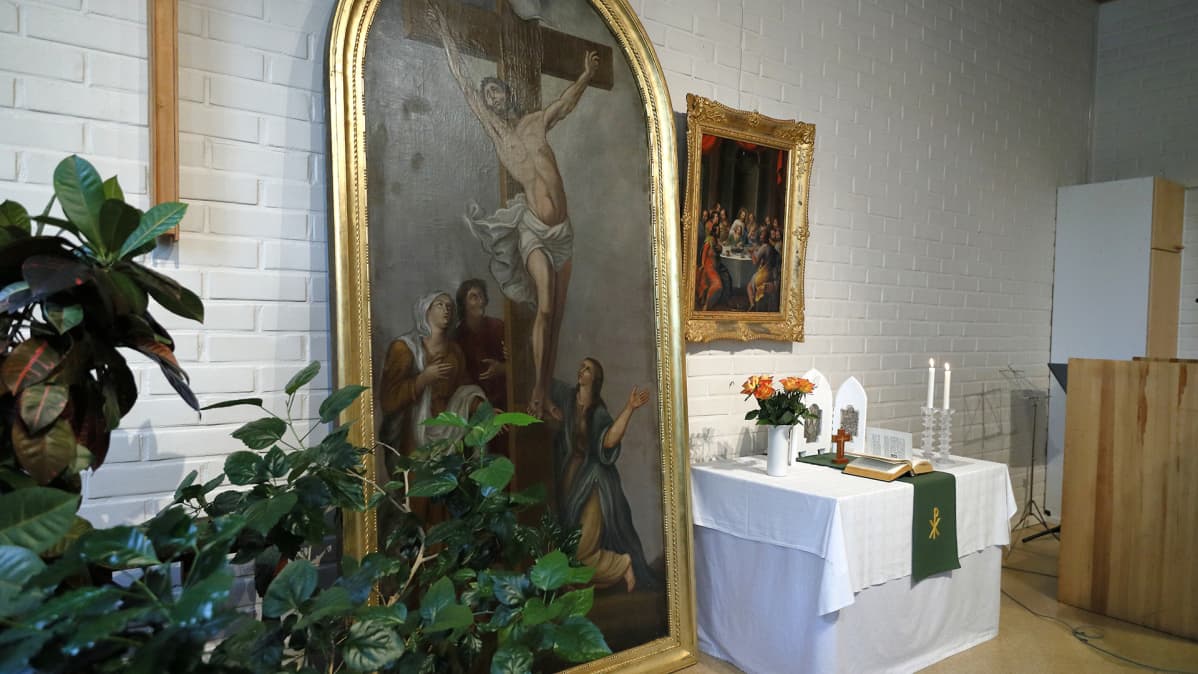 Kiihtelysvaaran kirkon tulipalosta pelastettu alttaritaulu.