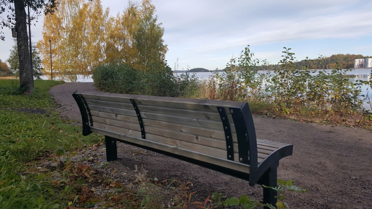 Lappeenranta penkki rantaraitilla