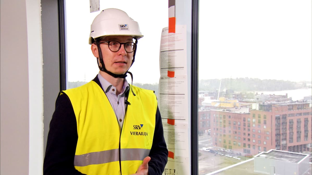 Olli Kärkkäinen, yksityistalouden ekonomisti, Nordea SRV:n vierailuasusteissa Majakka-talon työmaan 18. kerroksessa syyskuussa 2018.