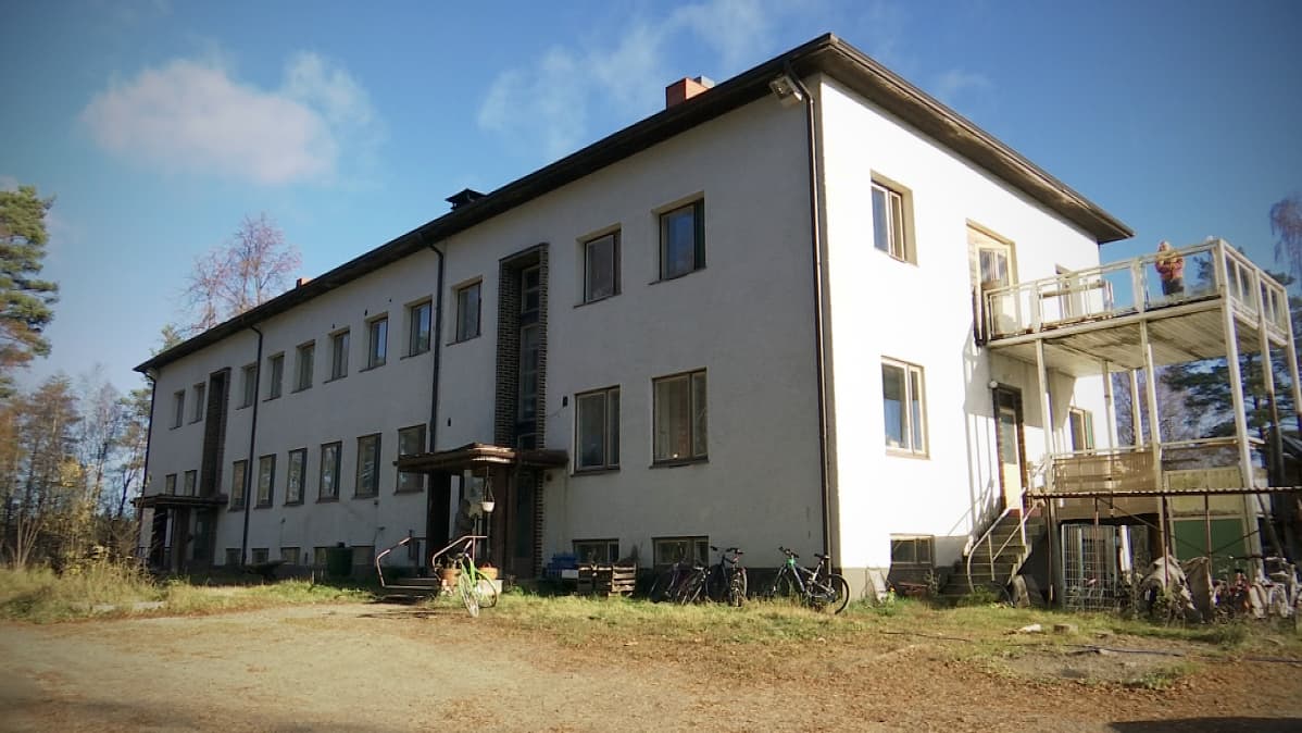 Ekokylä Gaijan päärakennus