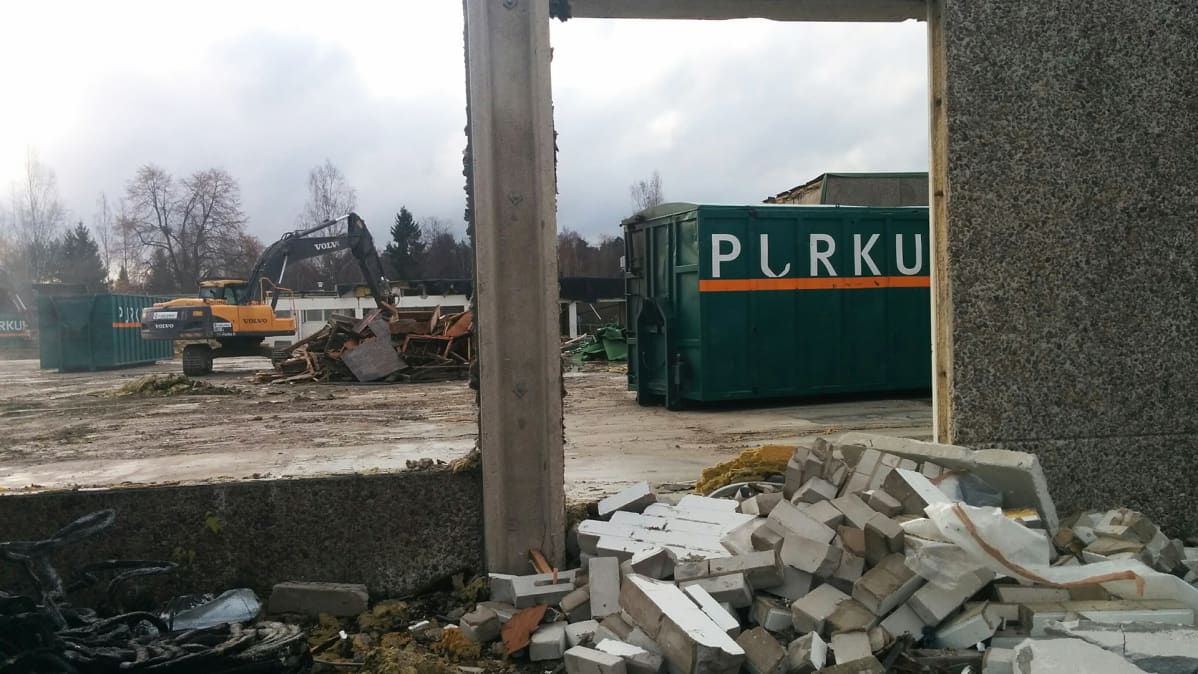 Kuusankosken vanhan ammattikoulun purkutyömaa