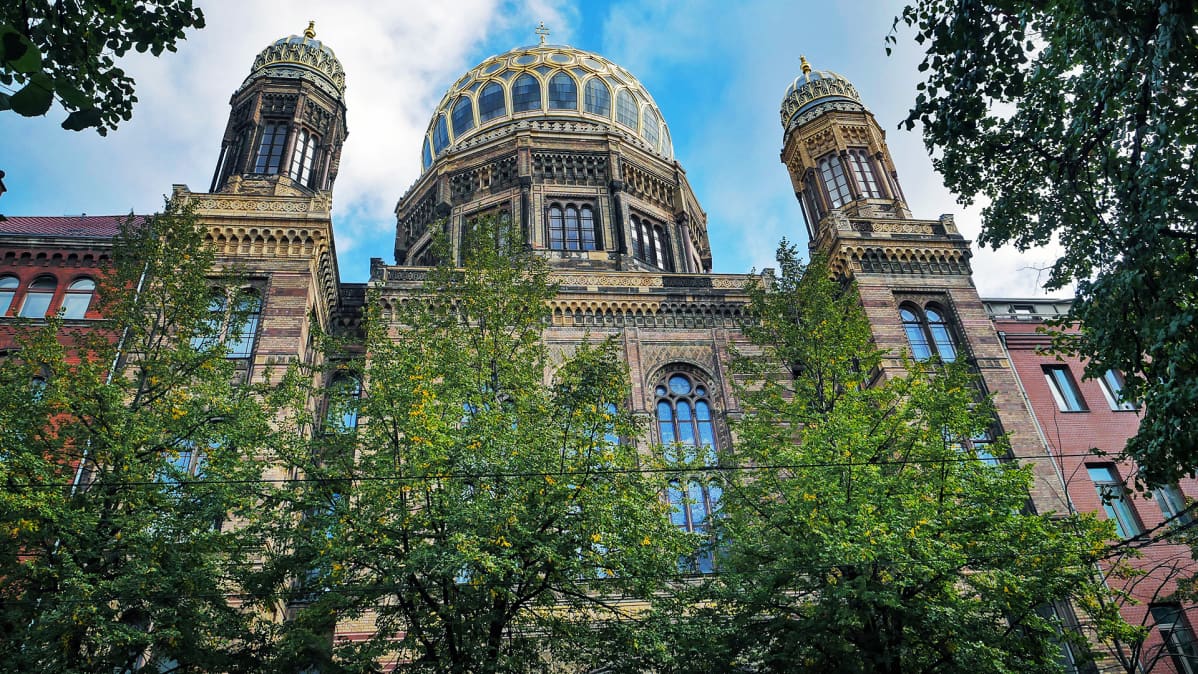 Berliinin synagogan julkisivu.