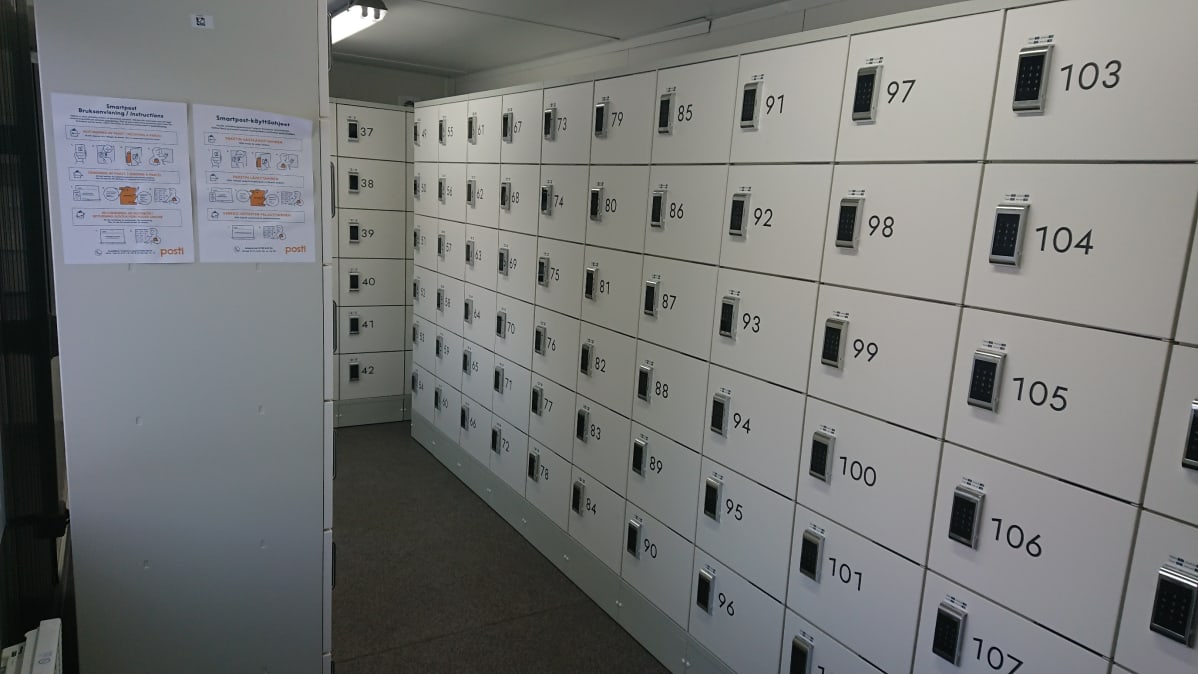 Postin konttiin rakentama automaattiposti.