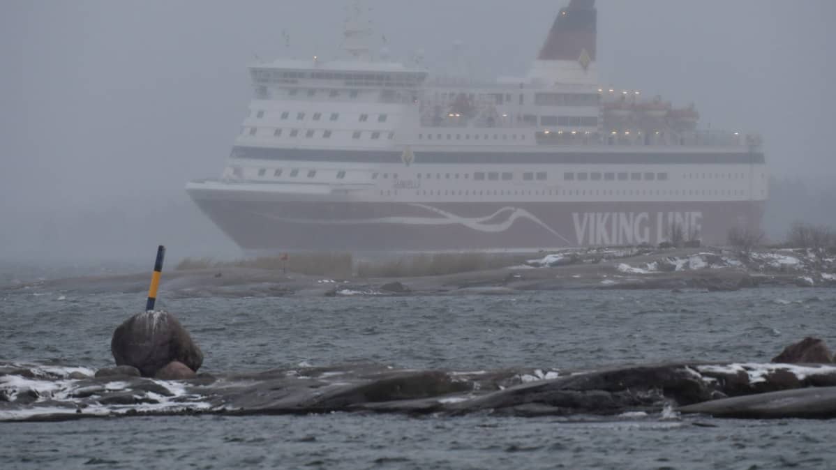 Viking Linen Gabriella saapuu Helsinkiin 2. tammikuuta 2019.