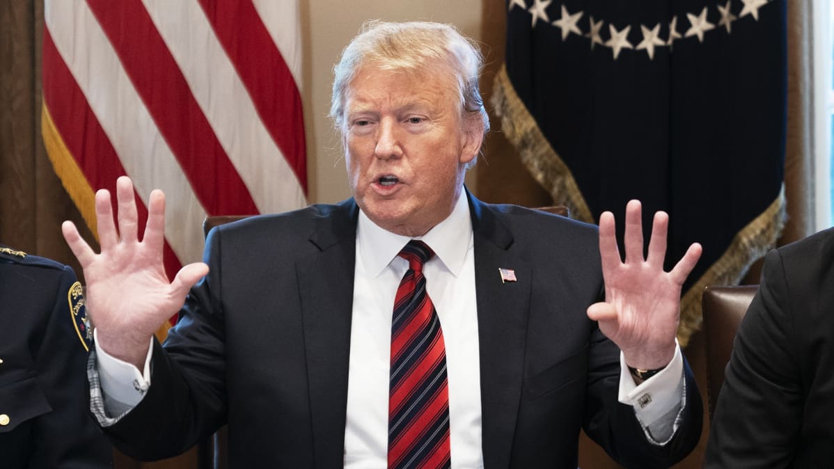 Trump puhuu.