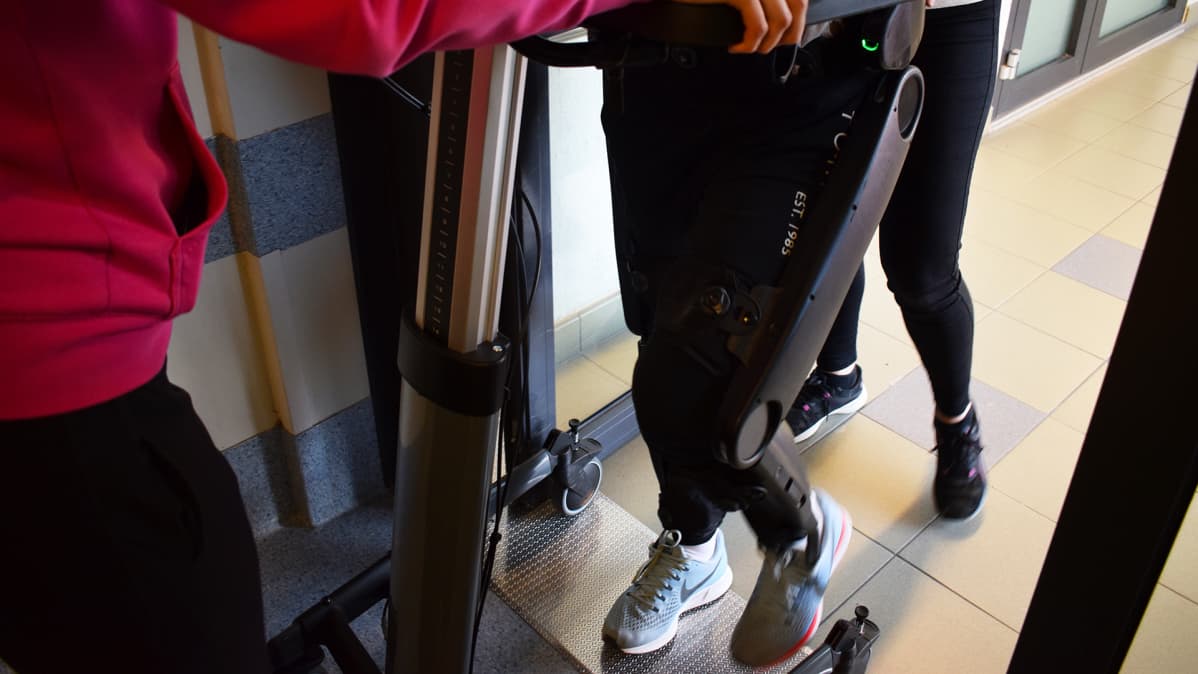 Indego on robotisoitu alaraajojen ulkoinen tukiranka eli eksoskeleton.