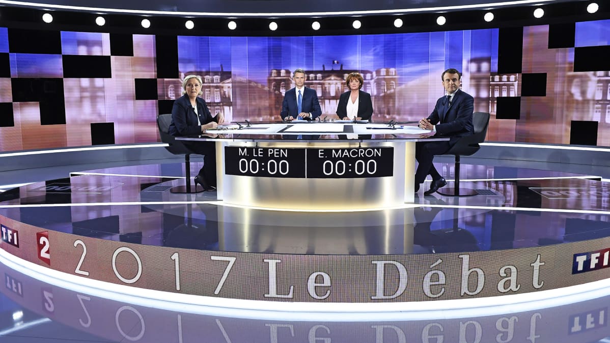 Marine Le Pen ja Emmanuel Macron ottivat yhteen vaaliväittelyssä TF1-kanavalla toukokuussa 2017.