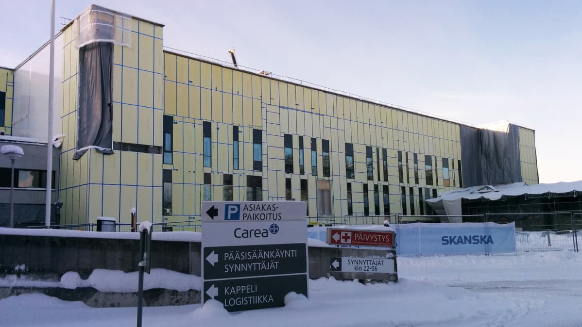 Kymenlaakson keskussairaalan uusi laajennusosa ulkoa.