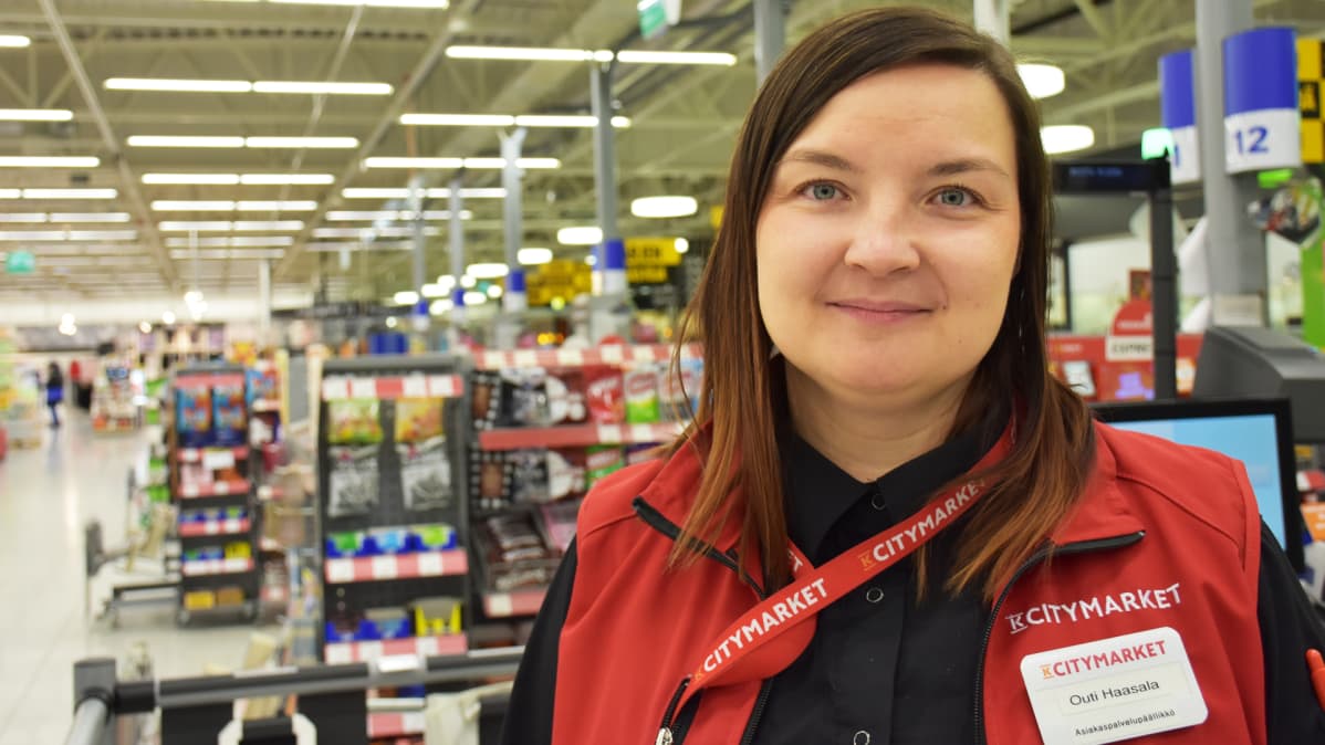 Kuvassa Outi Haasala