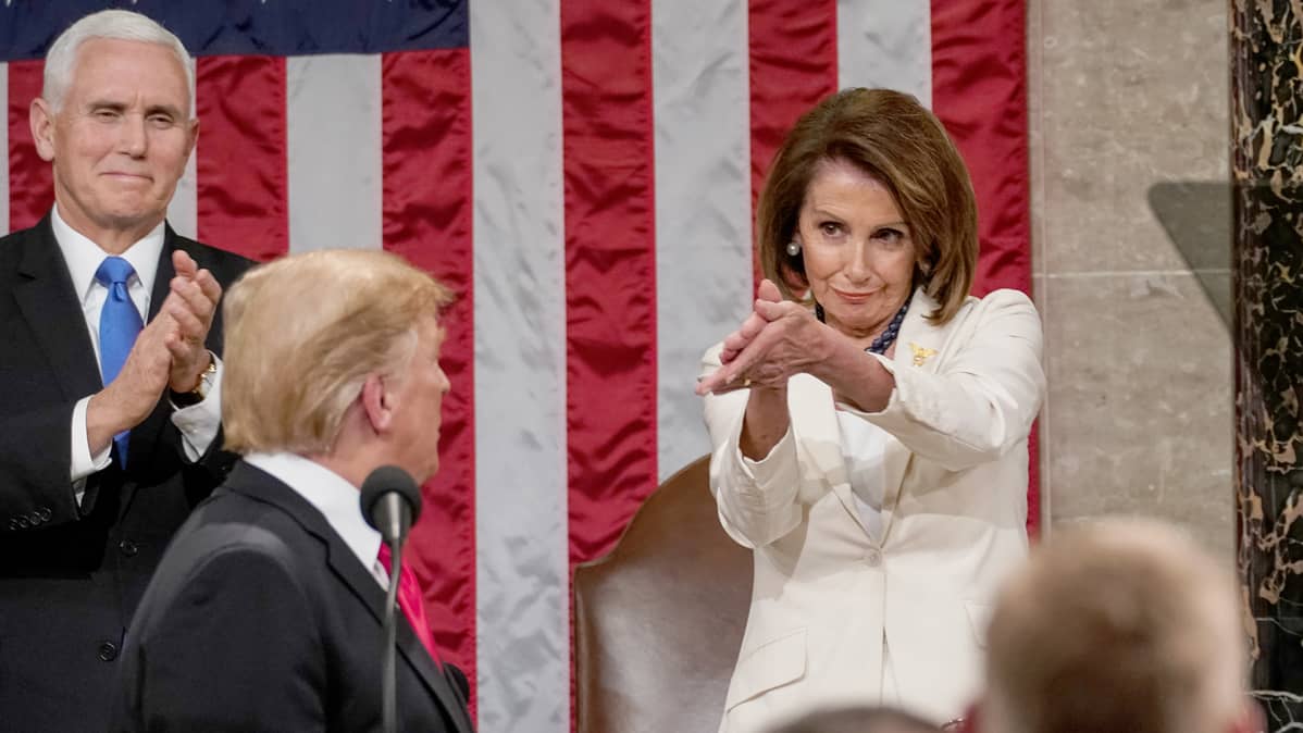 Donald Trump ja Nancy Pelosi.