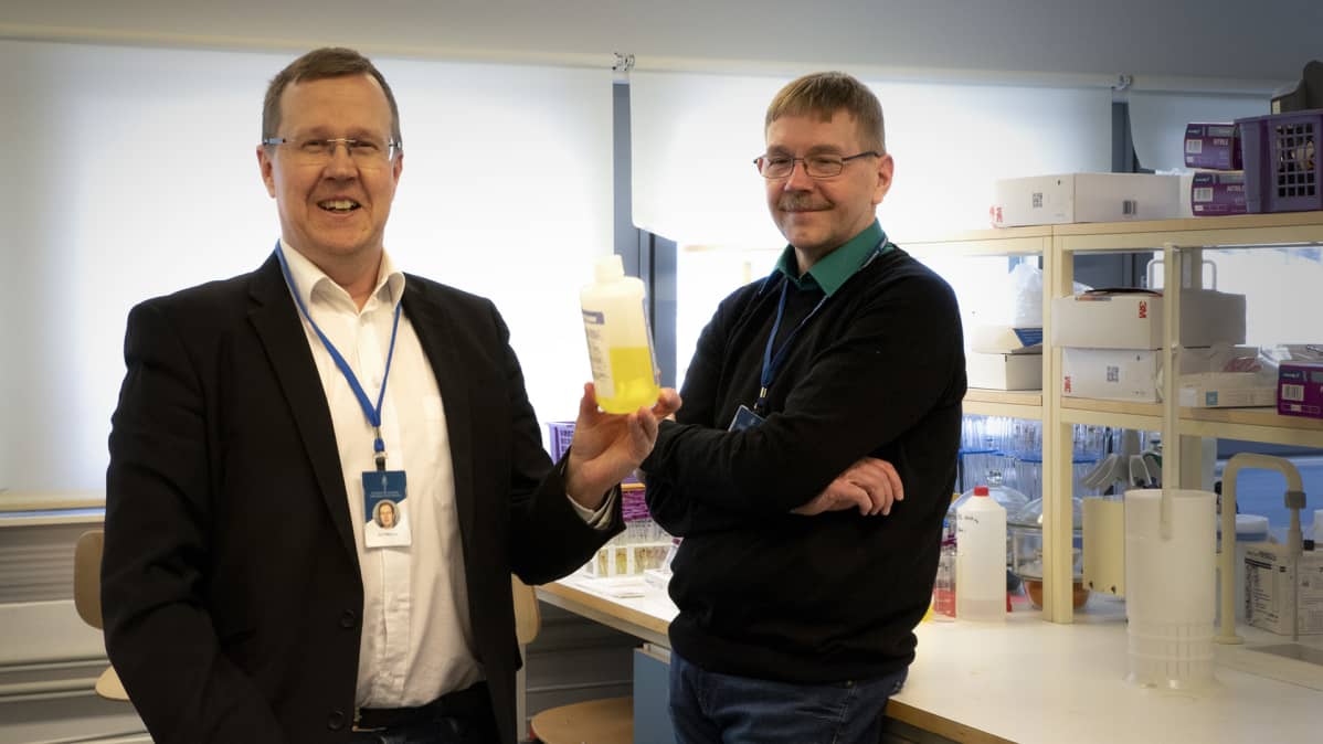 Jyväskylän yliopiston professori Matti Haukka ja dosentti Ari Väisänen