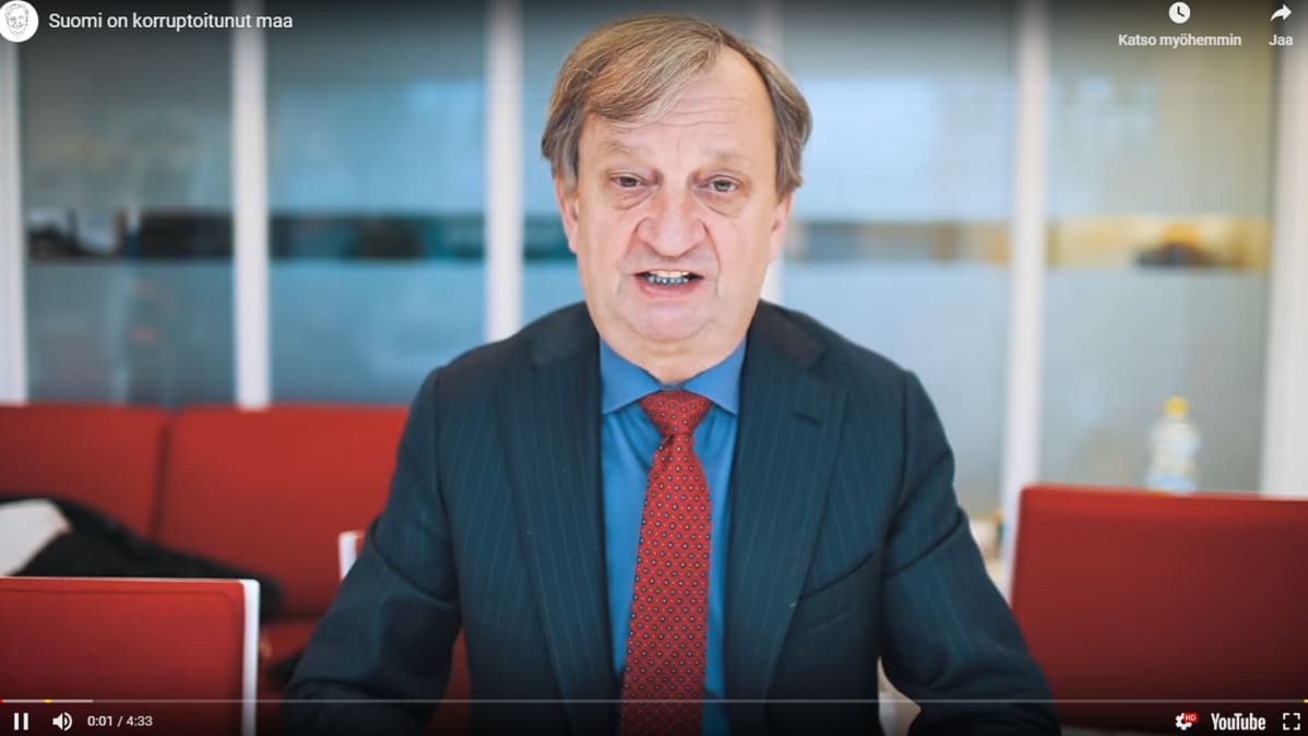Kuvakaappaus Hjallis Harkimon Yourube-videosta.