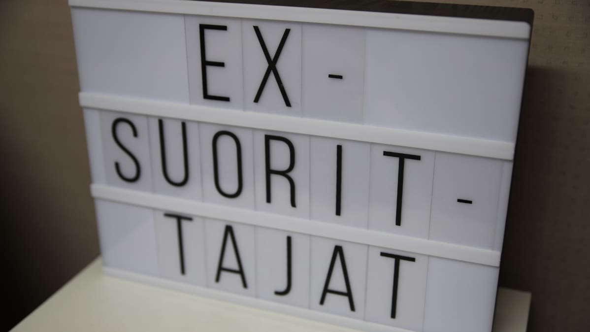 ex-suorittajat -kyltti