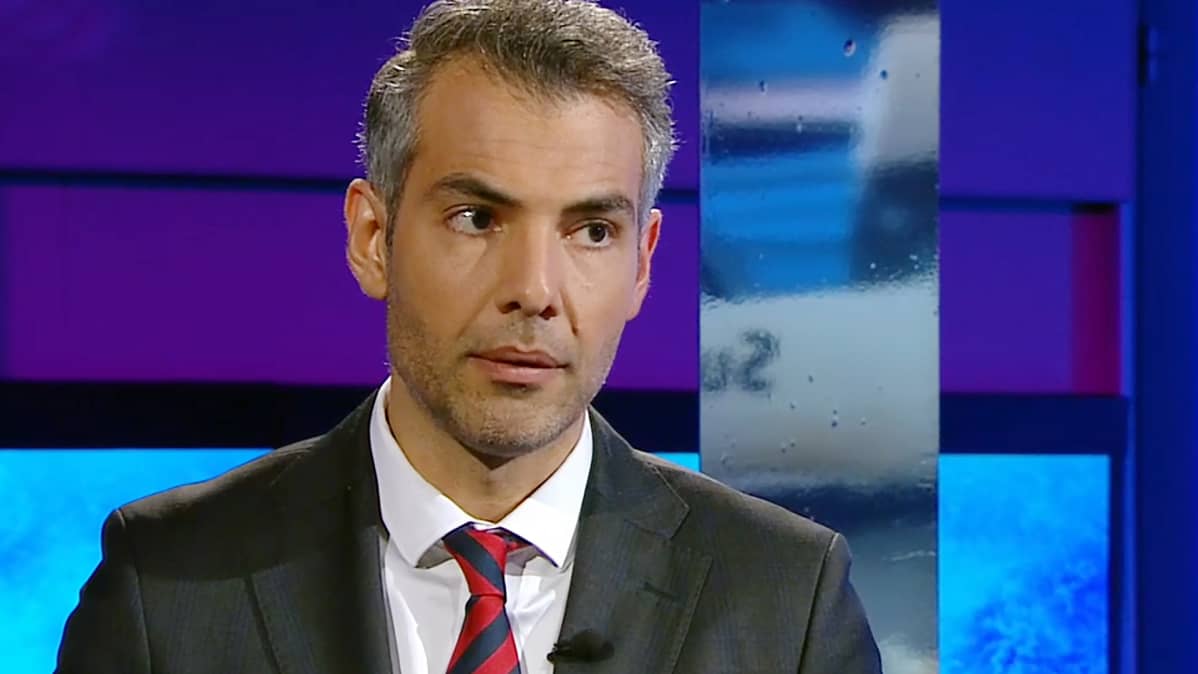 Hussein al-Taee A-studiossa.