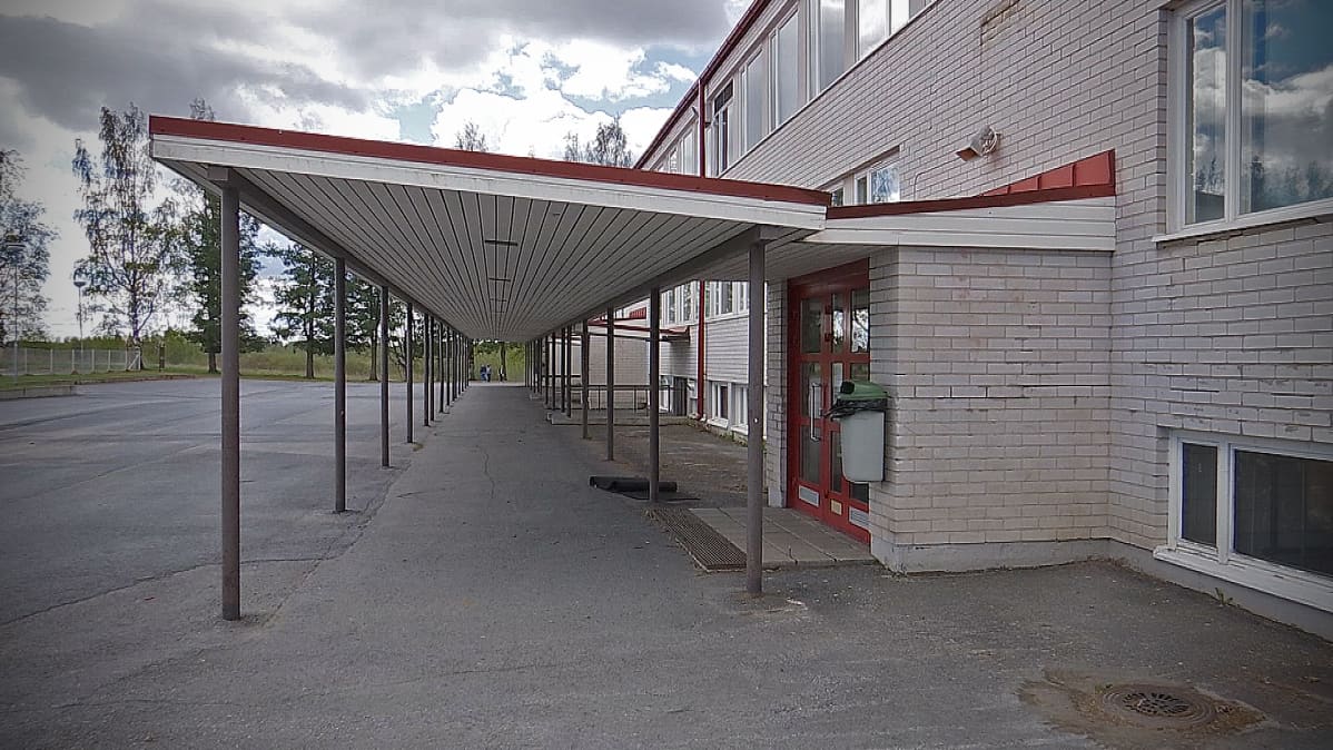 Lappajärven purettava yhteiskoulu.