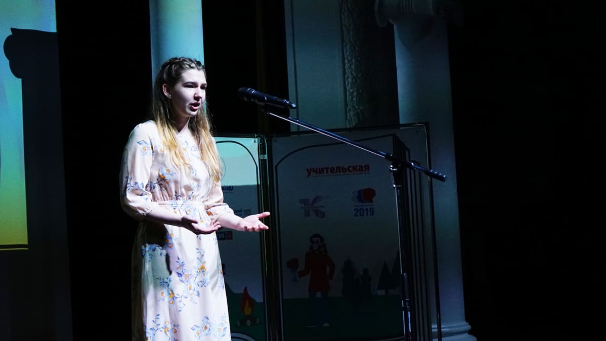 Katja Semjonova saa Artekissa esiintymiskokemusta.