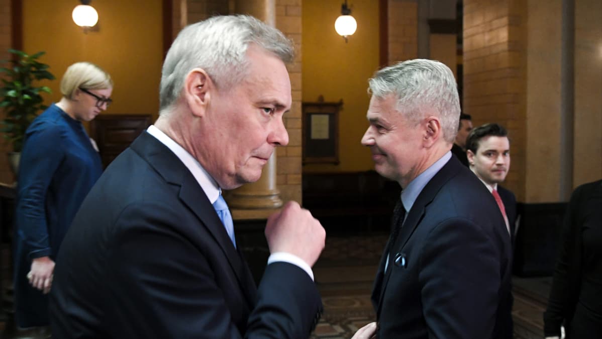 Hallitusneuvotteluiden vetäjä, SDP:n puheenjohtaja Antti Rinne ja Vihreiden puheenjohtaja Pekka Haavisto saapuvat hallitusneuvotteluihin Säätytalolle.