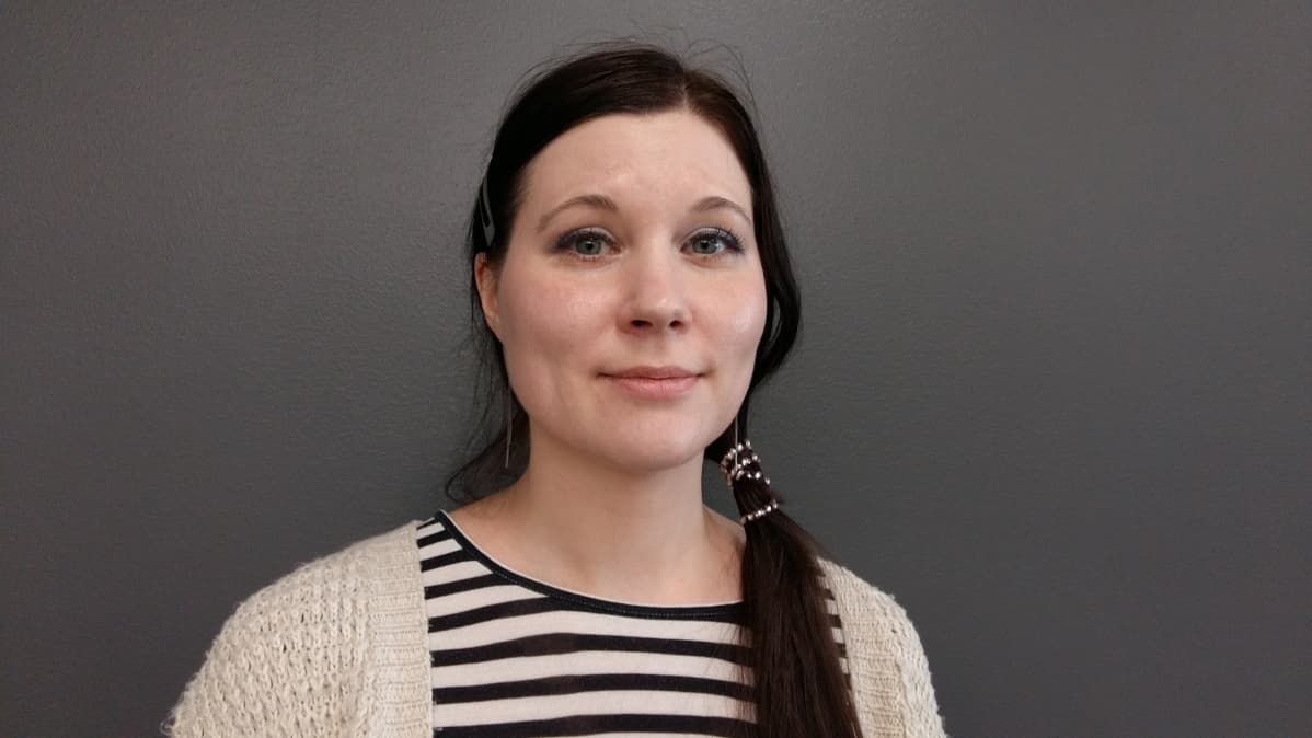 Psykologi, psykoterapeutti ja Uskontojen uhrien tuki ry:n puheenjohtaja Pia Puolakka