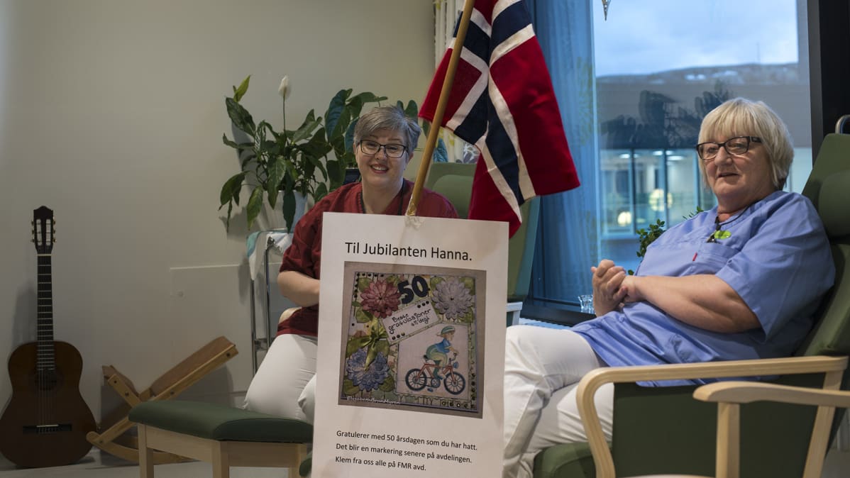 Sairaalan ilmapiriistä kertoo paljon se, että Hanna Tapiota odotti vapaajakson jälkeen osaston henkilökunnan syntymäpäiväonnittelut.