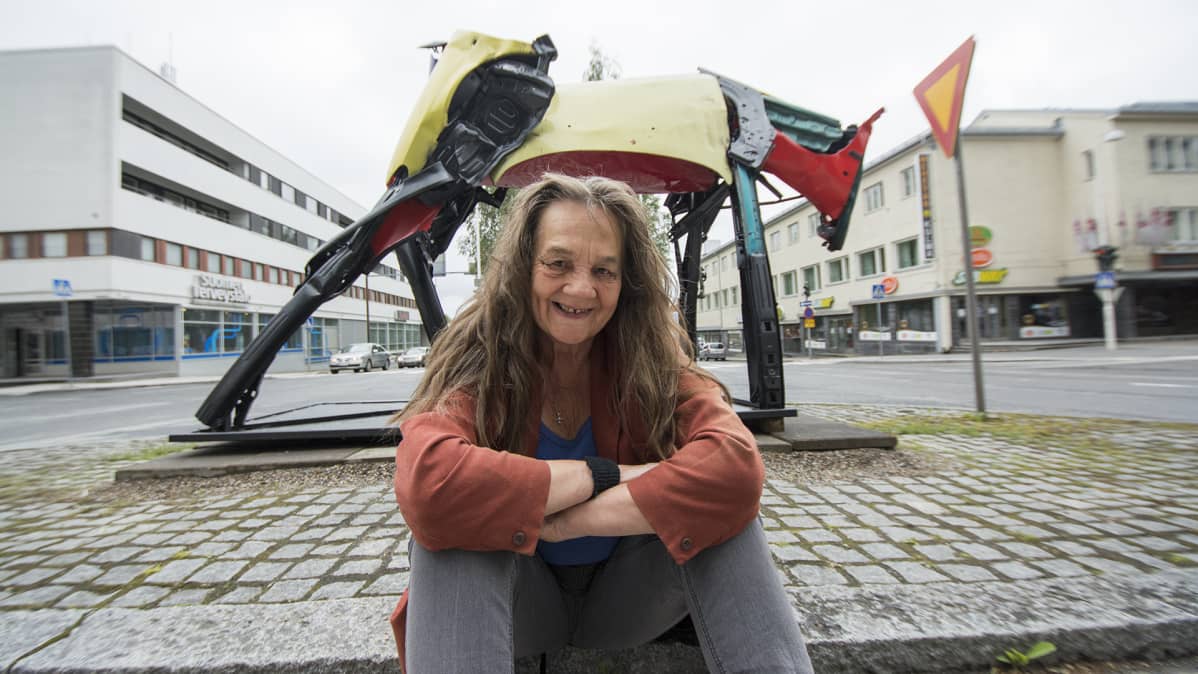Taiteilijaprofessori Kaarina Kaikkonen