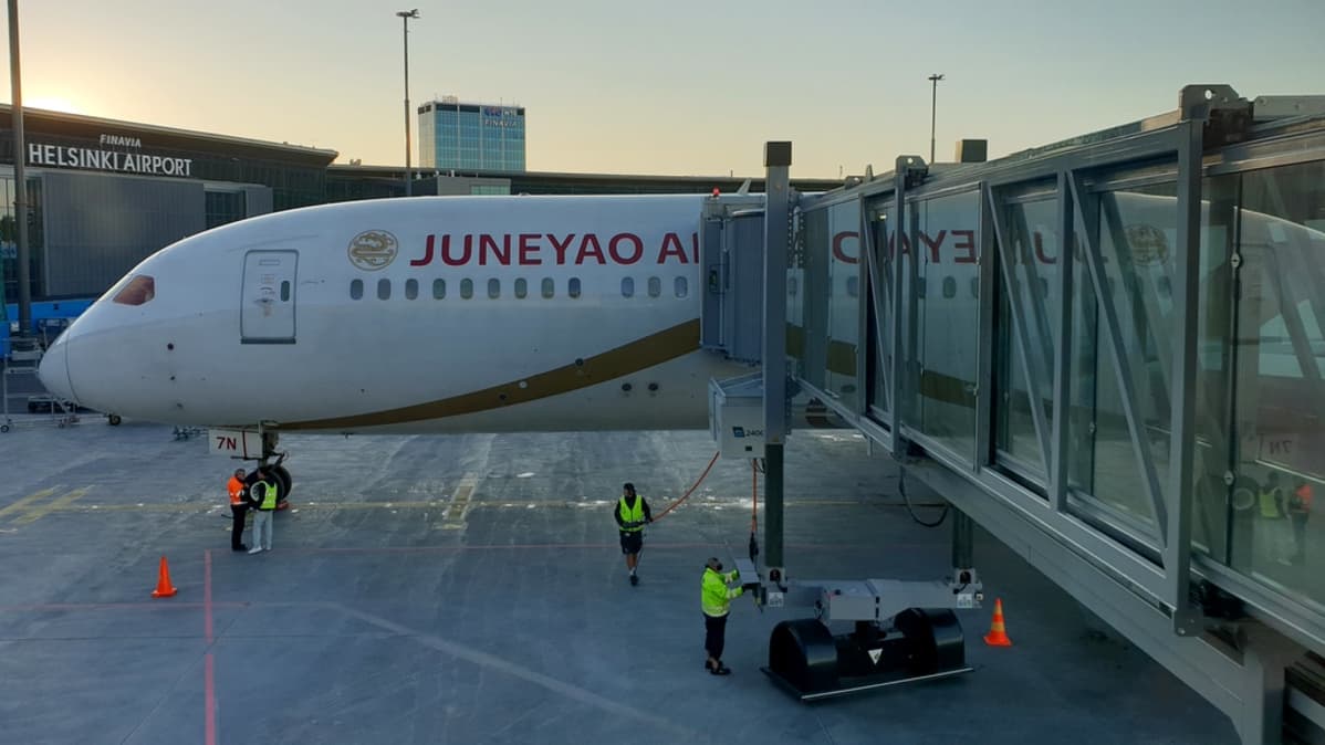 Juneyao Airlines Helsinki-Vantaa Boeign 787