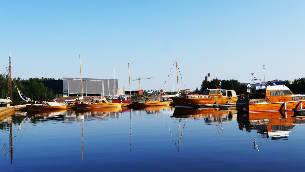Puuveneet uivassa näyttelyssä 2019