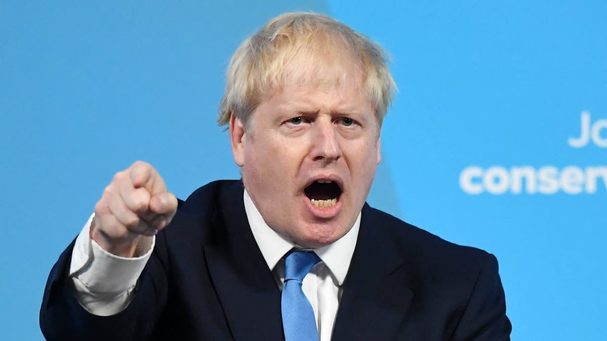 Boris Johnson puhumassa.