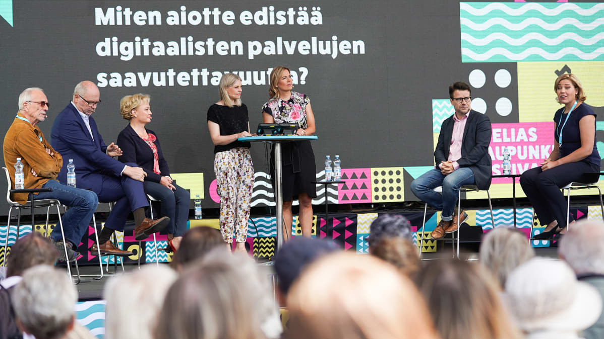 Europarlamentaarikot Pointti-tapahtumassa.