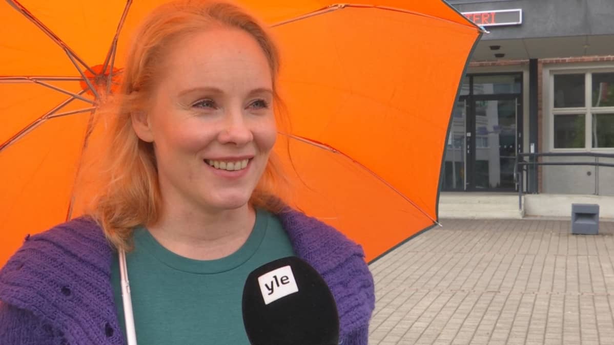 Hämeenlinnan teatterin näyttelijä Liisa Peltonen