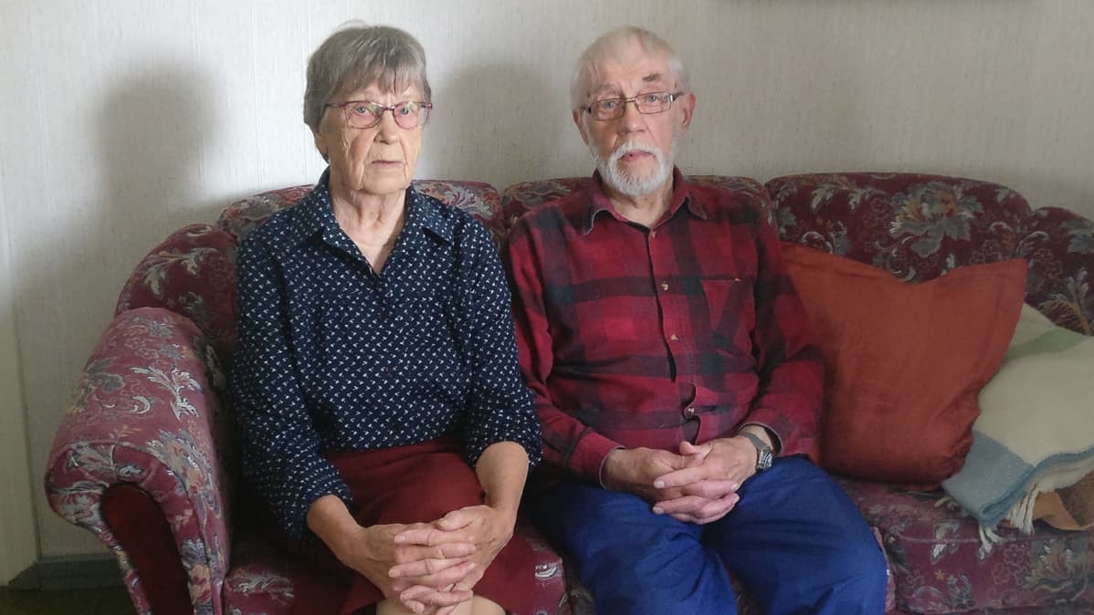 Sylvi ja Pauli Viitala olivat mukana Kemin veritorstain tapahtumissa. Sylvi osallistui myös mielenosoituksen marssiin.