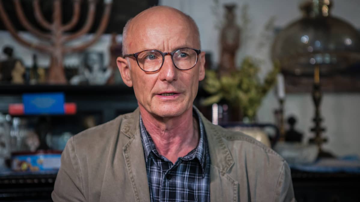 Ekkehard Maass pyörittää kotoaan käsin tšetšeenipakolaisia auttavaa järjestöä. Hän vetosi kaksi vuotta sitten Saksan viranomaisiin, että tapettu tšetšeeni on vaarassa Venäjän uhkailujen vuoksi.