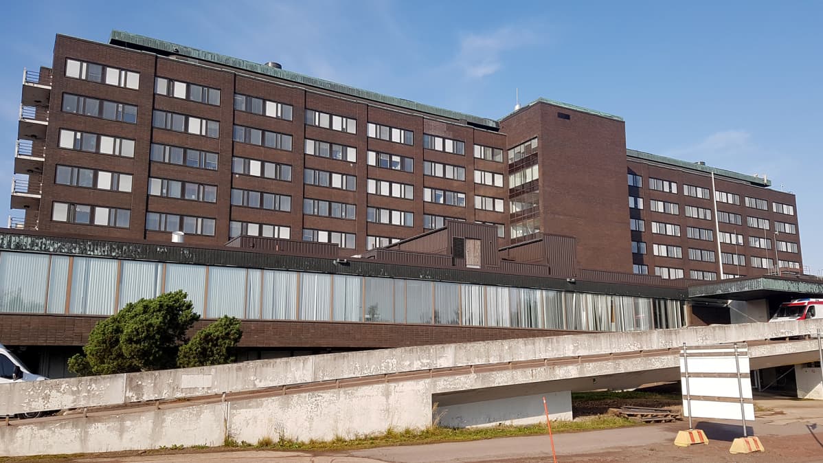 Kymenlaakson keskussairaalan julkisivu