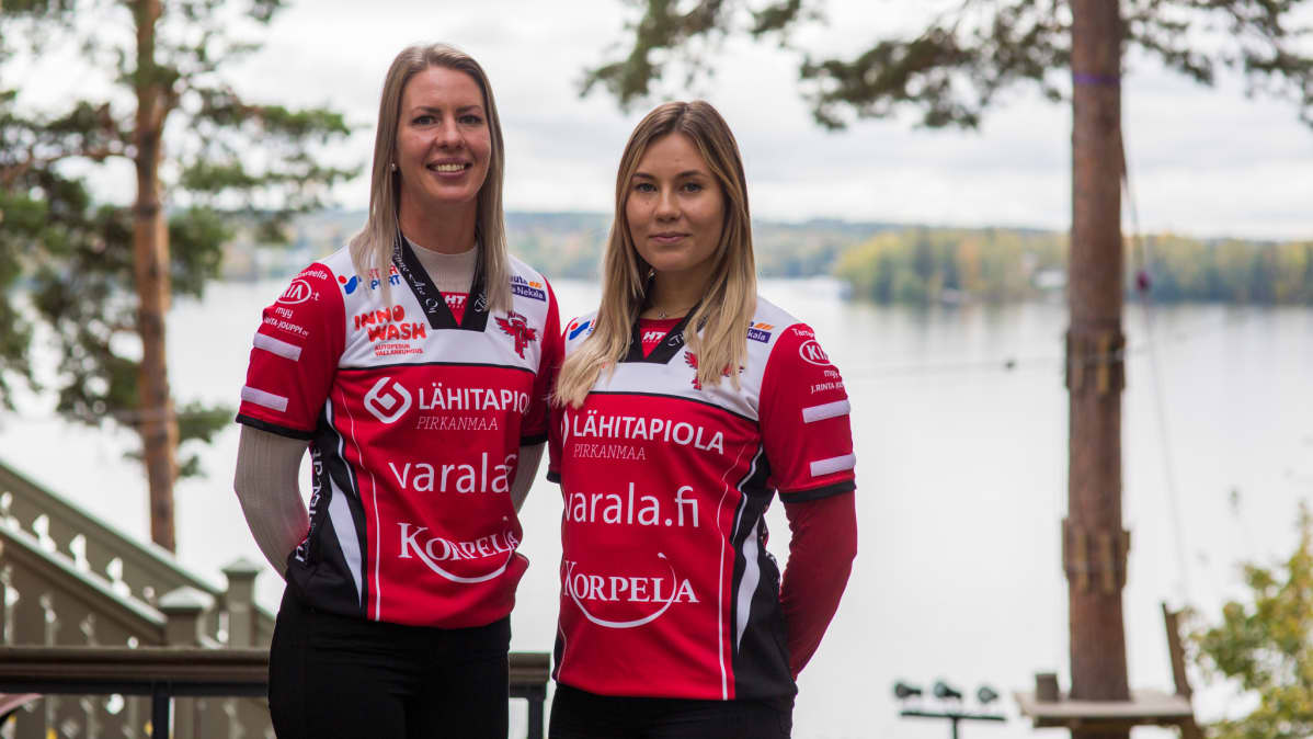 Virpi Hukka ja Emma Sallinen Manse PP:n tiedotustilaisuudessa 27.9.2019.