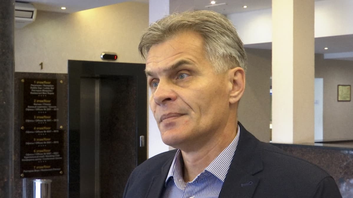 Viipurilaisen Victoria-hotellin johtaja Viktor Jevplov.