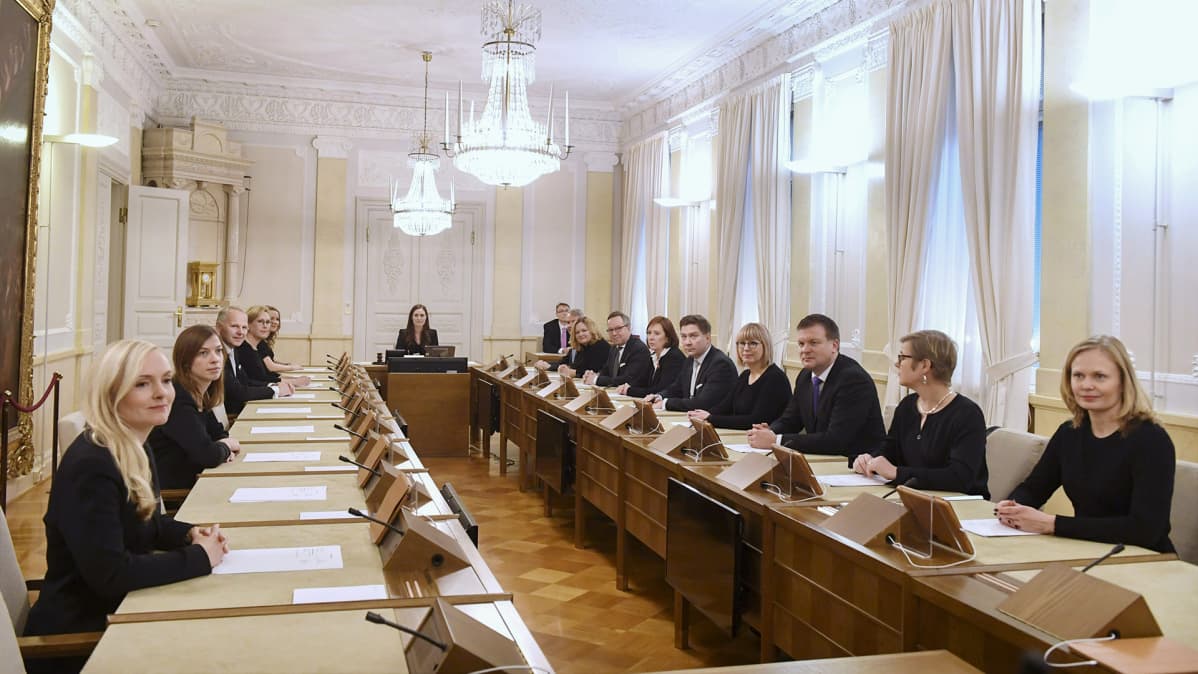 Sanna Marin Hallitus valtioneuvoston linnassa 10.12.2019