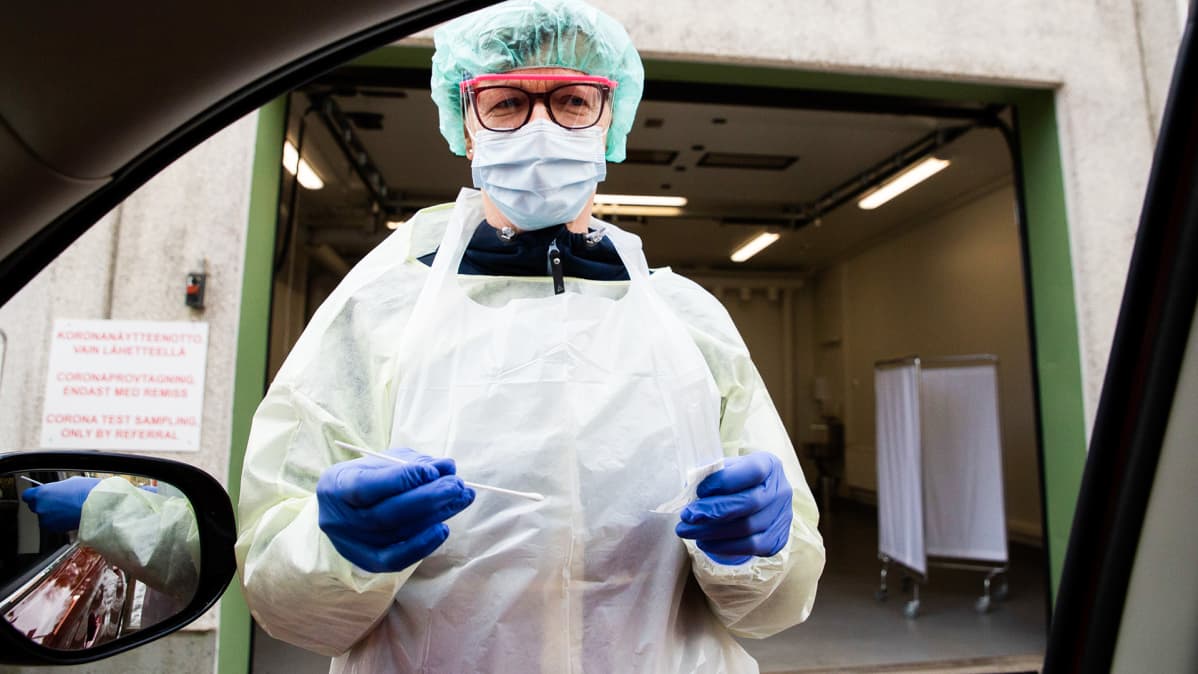 Drive-in koronavirus näytteenotto Porvoossa.