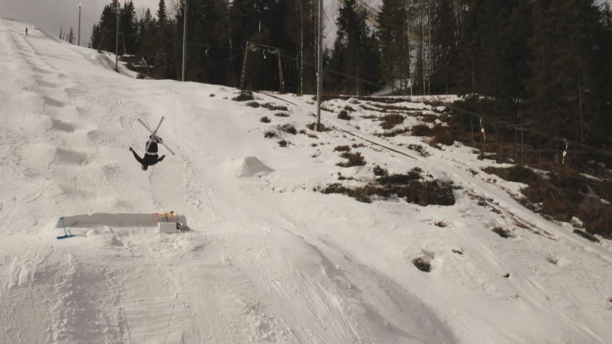 Kumparelaskija Laajavuoressa