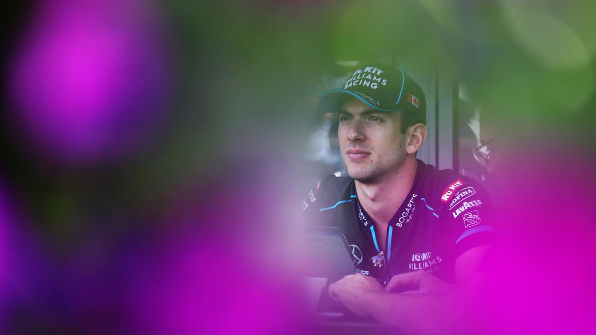 Kanadalainen Nicholas Latifi (kuvassa) muodostaa kaudella 2020 Williams-tallin kuljettajakaksikon George Russelin kanssa.