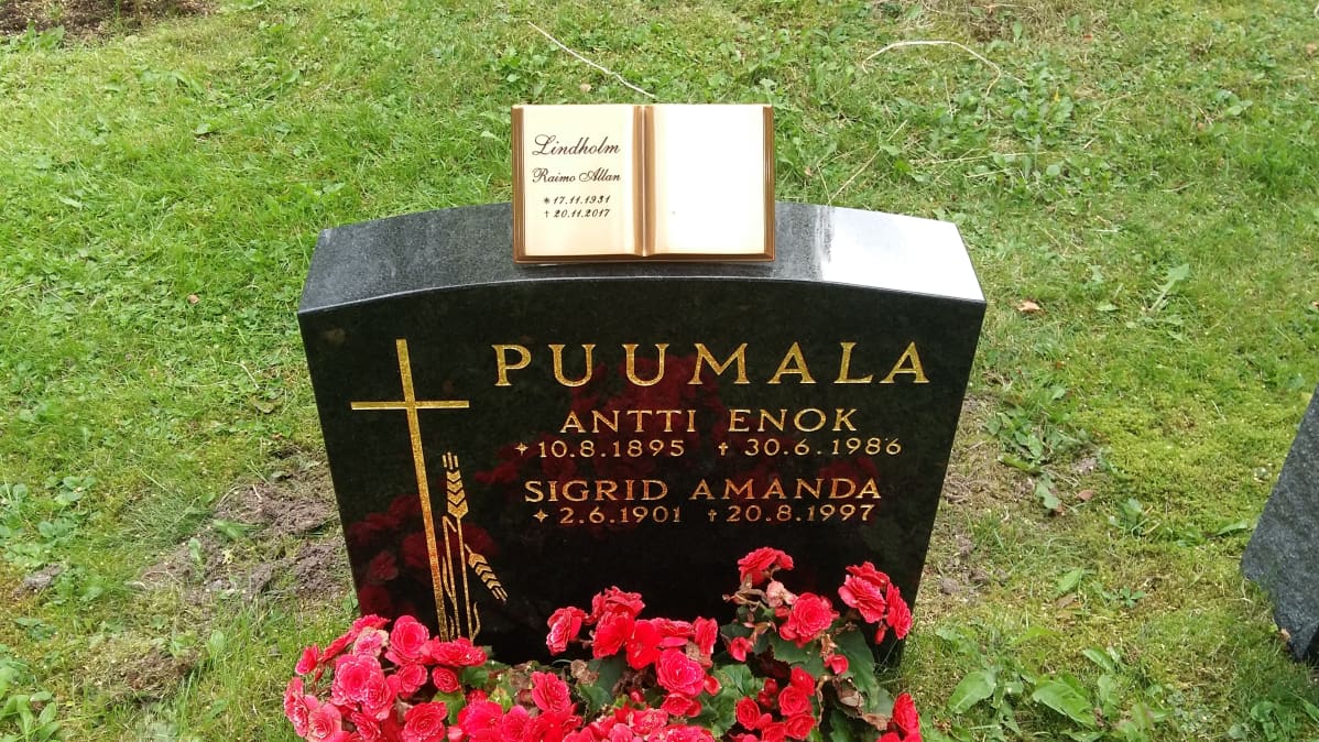 Raimo Lindholmin hauta