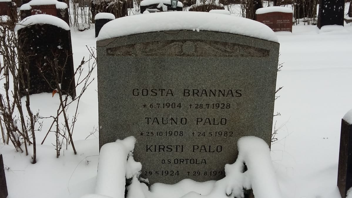 Tauno Palon hauta