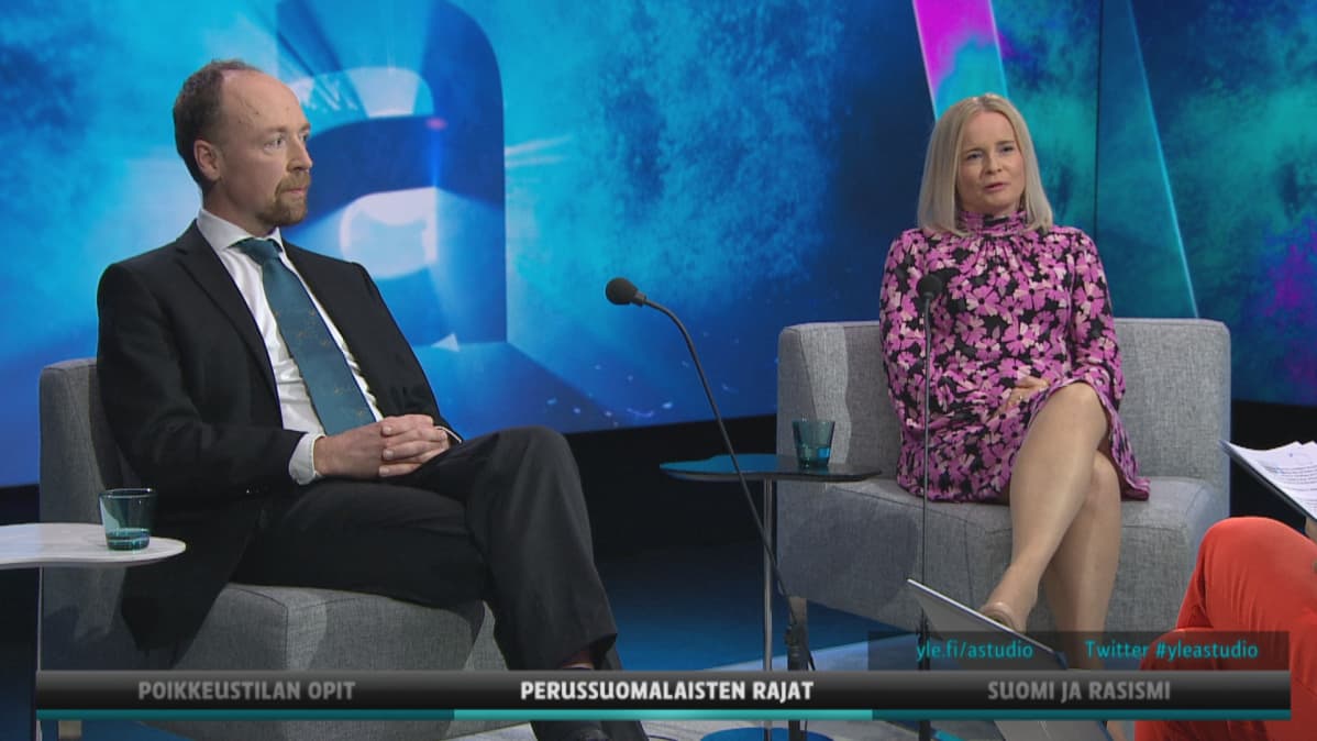 Perussuomalaisten Jussi Halla-aho ja Riikka Purra A-studiossa.