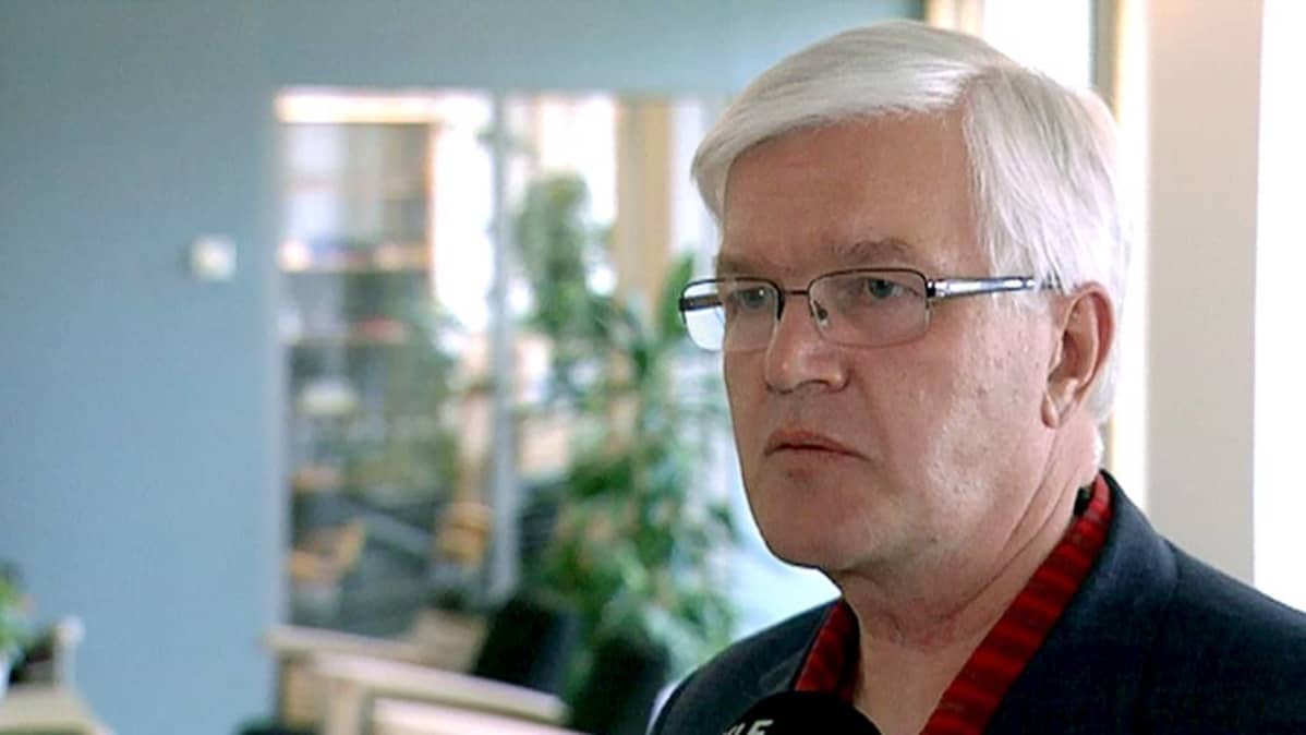 Terveyden ja hyvinvoinnin laitoksen ylijohtaja Juhani Eskola.