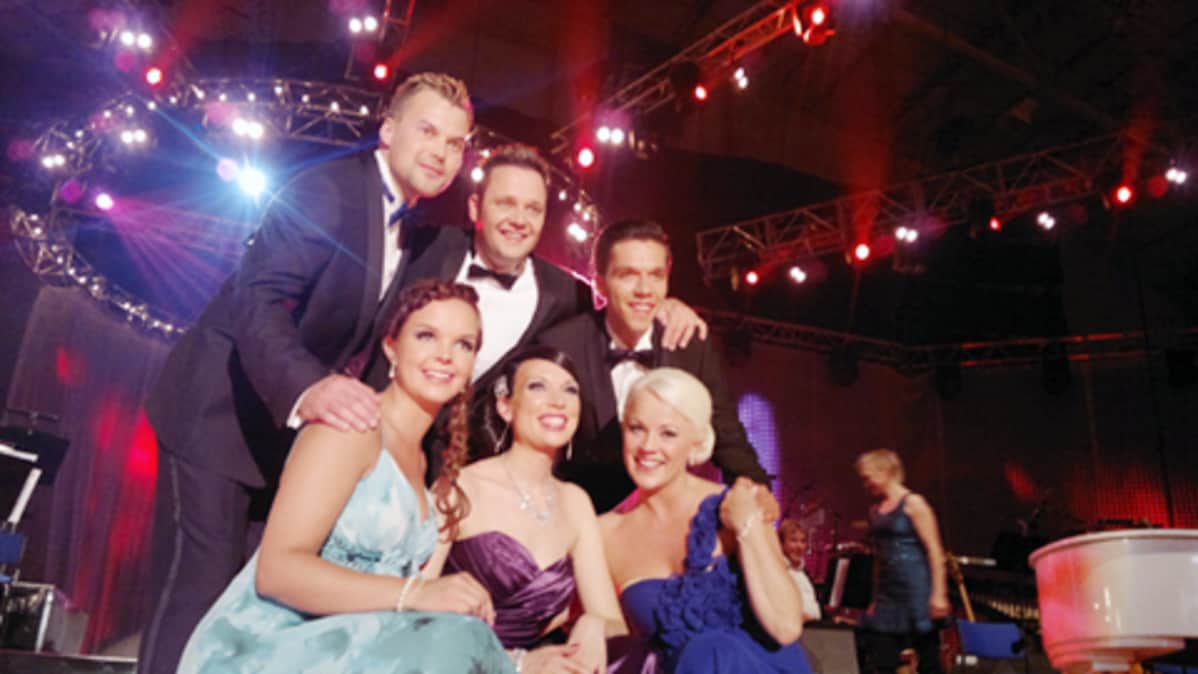 Heikki Koskelo, Antti Ahopelto ja Tino Ahlgren, Maria Tyyster, Mervi Koponen ja Heidi Pakarinen etenivät vuoden 2011 tangolaulukilpailun finaaliin.