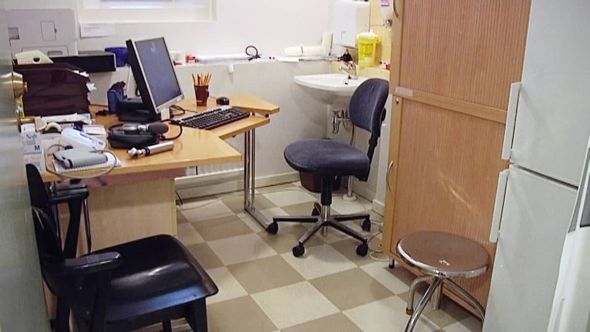 Lääkärin vastaanottohuone paperittomien klinikalla