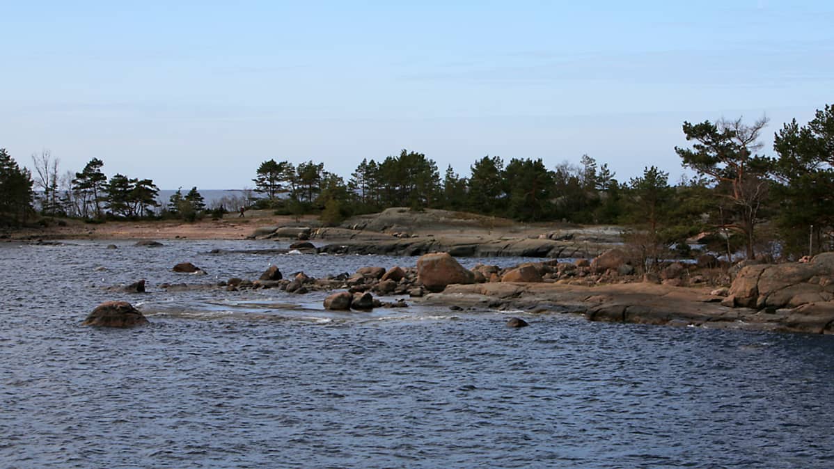 Ulko-Tammion kallioita