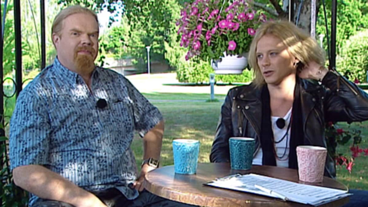 Timo Isomäki ja Jonne Aaron Aamu-tv:n haastattelussa.